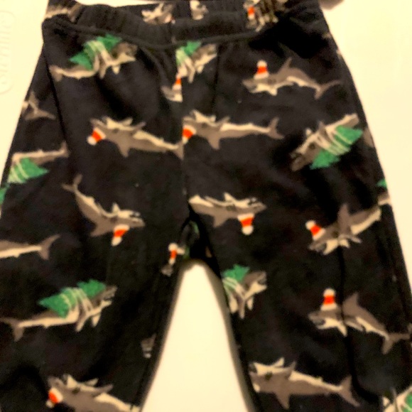 Old navy Santa Shark pajamas 12-18 month - Picture 3 of 4